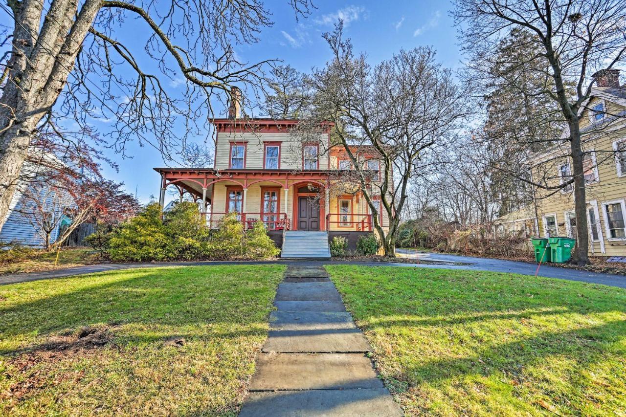 Historic Poughkeepsie Apt - Walkable Location Bagian luar foto